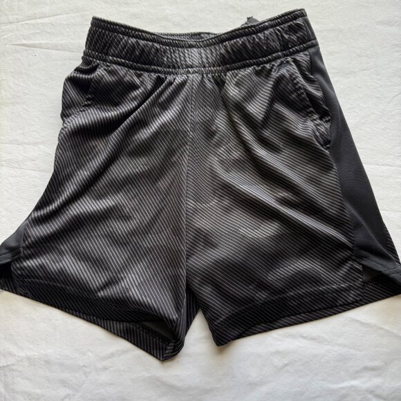 All In Motion XS Boys Striped & Camo Athletic Shorts Set of 2 - Picture 3 of 7